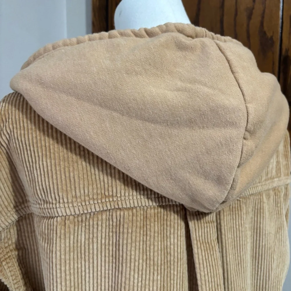 American Eagle Cropped Corduroy Button-Up Hooded Shirt Jacket Size Medium - Picture 6 of 13